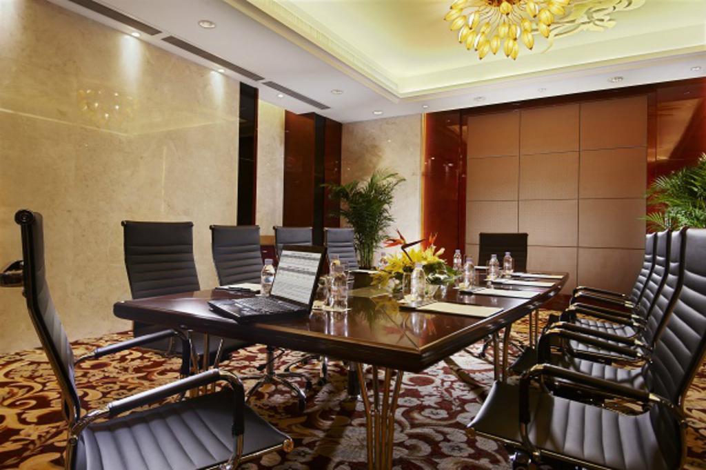 Dezhou Regal Kangbo Hotel Екстериор снимка