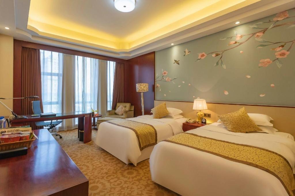 Dezhou Regal Kangbo Hotel Екстериор снимка