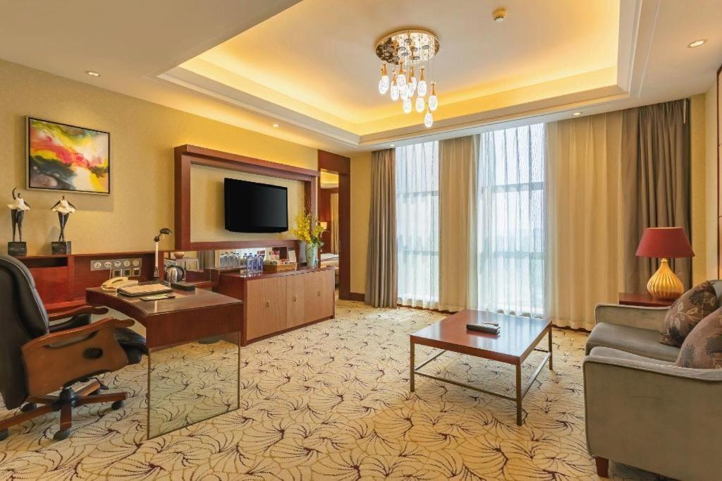 Dezhou Regal Kangbo Hotel Екстериор снимка
