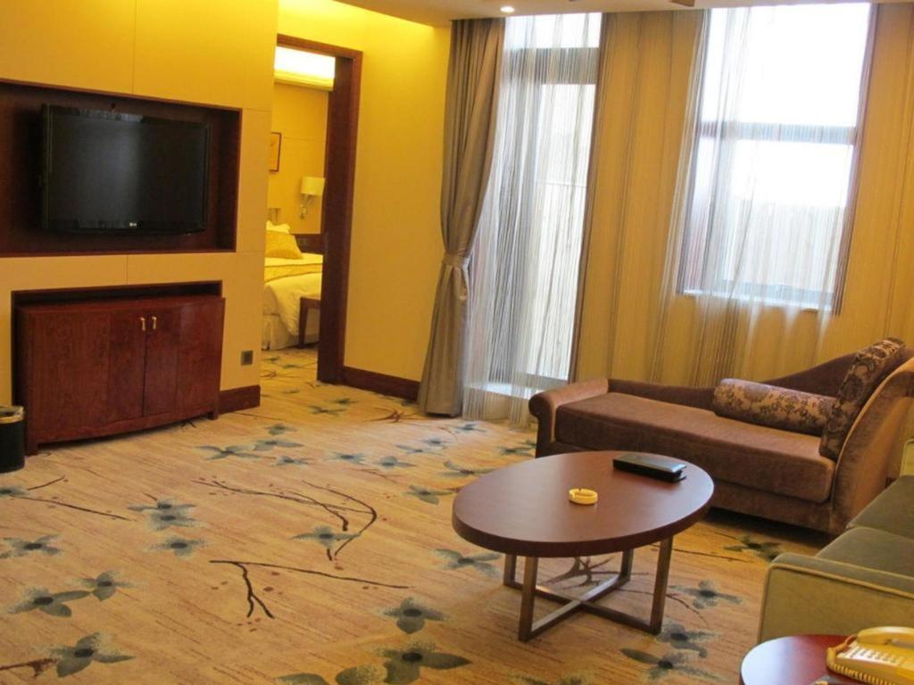 Dezhou Regal Kangbo Hotel Екстериор снимка