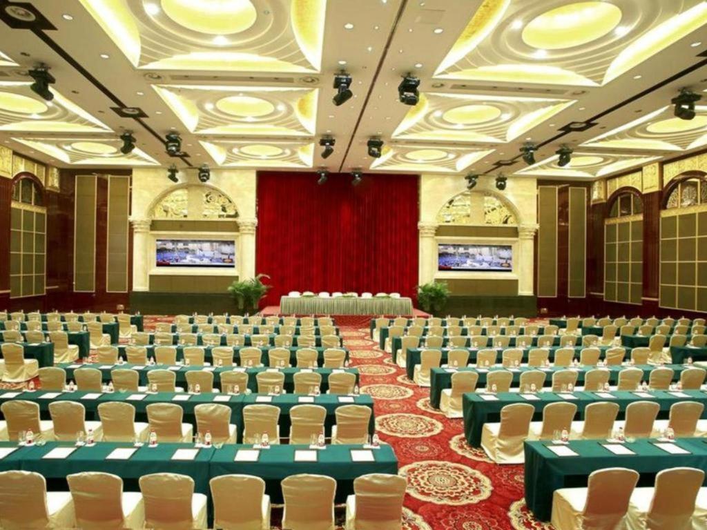 Dezhou Regal Kangbo Hotel Екстериор снимка