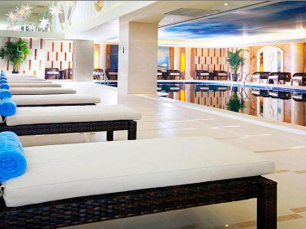Dezhou Regal Kangbo Hotel Екстериор снимка